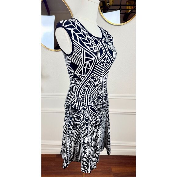 Art Deco Glam | Fit & Flare Geometric Knit Cocktail Dress | Hera | small - Picture 5 of 14
